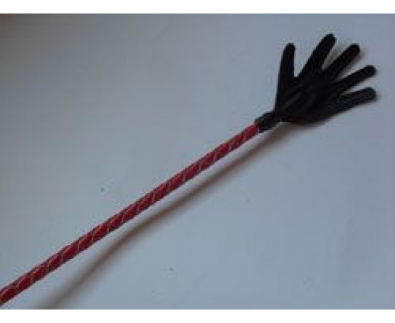 Короткий красный плетеный стек с наконечником-ладошкой - 70 см.
