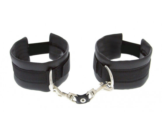 Чёрные полиуретановые наручники Luxurious Handcuffs