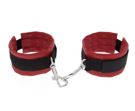 Красно-чёрные полиуретановые наручники Luxurious Handcuffs
